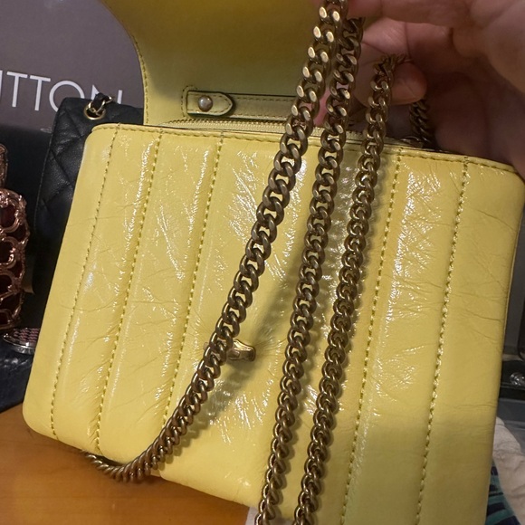Tory Burch Yellow Crossbody Bag - Picture 4 of 4
